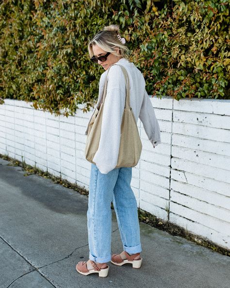 We're holding on to the sandal season as long as we can! How could we not? ⁠ ⁠ `Monroe´- Blush⁠ ⁠ #shoe #pinkoctober #clogs #sandgrens Clogs Outfit, Mary Jane Clogs, Pink October, Mary Janes, Clogs, Blush, Quick Saves