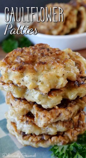 Cauliflower Patties are a delicious recipe that can be made for an appetizer or a quick meal, are fried to a golden brown and are seasoned perfectly. Cauliflower Cakes Recipes, Cauliflower Rice Cakes, Cauliflower Patties Recipes, Cauliflower Rice Patties, Cauliflower Cheese Patties, Cauliflower Rice Fritters, Rice Patties Recipe, Cauliflower Recipes Pan Fried, Califlower Recipes Deep Fried