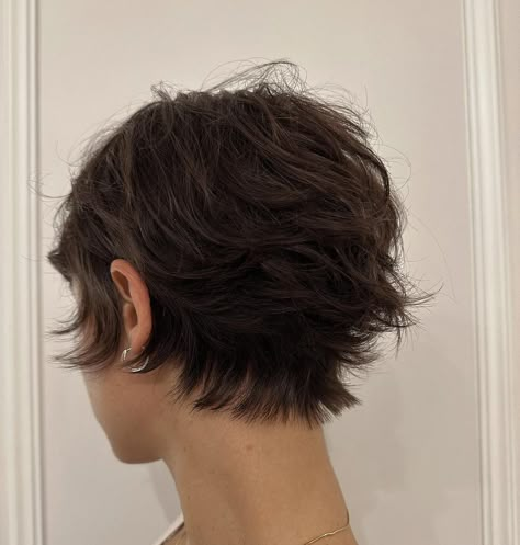 Faik Zekaj | H.Cut✂️ #haircut #shorthair • • #hairstyle #cotril #milano #beautiful #hair #cut #girl #instagood | Instagram Short Hair Inspo Women, Hair Inspo Grunge, Short Hair Inspo Aesthetic, Hair Inspo Asian, Short Hair Inspo Layers, Hair Inspo Layers, Alt Short Hair, Grunge Short Hair, Hair Cut Girl