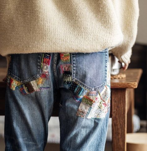 Jean Diy, Ropa Upcycling, Mending Clothes, Make Do And Mend, Diy Vetement, Visible Mending, Patchwork Jeans, Jeans Diy, Upcycle Clothes