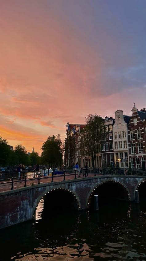 Going Abroad Aesthetic, Amsterdam Aesthetic Wallpaper, Nederland Aesthetic, Netherlands Wallpaper, Amsterdam Sunset, Amsterdam Bridge, Holland Landscape, Holland Aesthetic, Netherlands Aesthetic