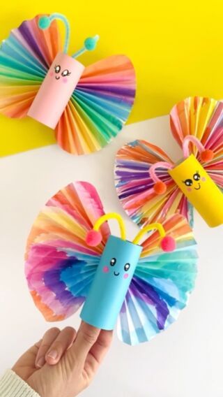 Paper Roll Butterfly, Roll Craft, Butterfly Craft, Toilet Paper Crafts, Homeschool Crafts, Toddler Arts And Crafts, Preschool Arts And Crafts, Toilet Paper Roll Crafts, Toilet Paper Rolls