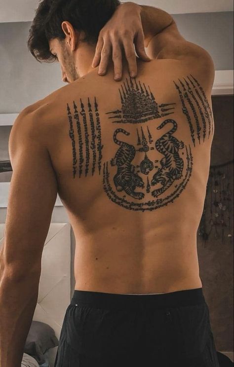 SAK YANT: THAI TATTOO | THAILAND 🇹🇭 Religious Tattoo Sleeves, Buddhism Tattoo, Yantra Tattoo, Herren Hand Tattoos, Tato Tradisional, Khmer Tattoo, Mantra Tattoo, Thailand Tattoo, Sak Yant Tattoo