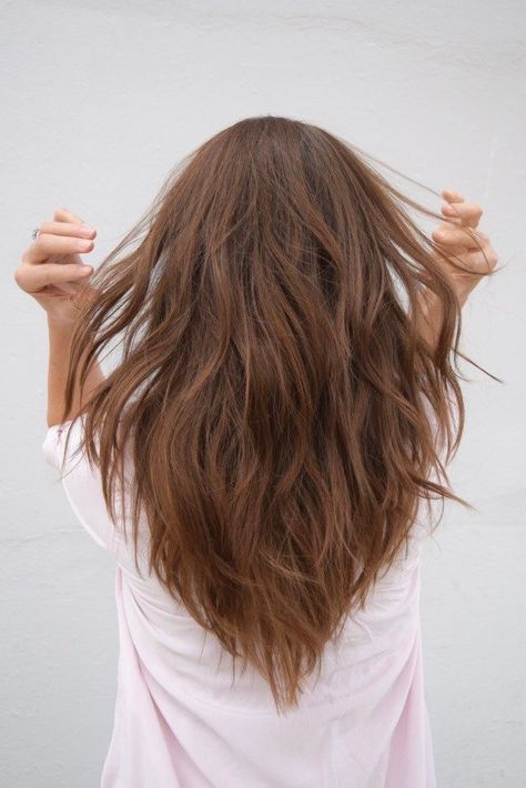 Haircut Ideas For Long Hair Straight Brunette, V Shaped Layered Hair Medium, Long Layers Air Dry, Womens Trendy Haircut, Mid Back Hair With Layers, V Layers Medium Hair, Long Wavy Hair Natural Layers, Lots Of Layers Medium Hair Straight, Medium Length V Cut With Layers