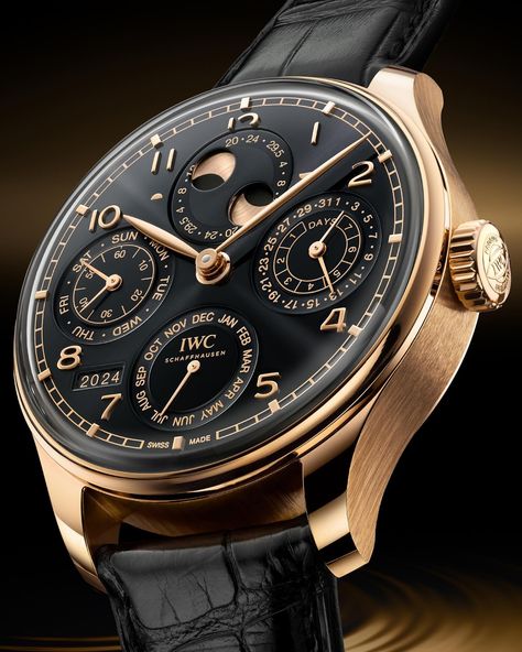 IWC has relaunched the Portugieser Perpetual Calendar 44 with four new models, two in Armor Gold and a black or silver dial or white gold and blue or beige dial. Sporting a 44.4 x 14.9 mm case, water resistant up to 50 meters, it is equipped with the automatic movement with perpetual calendar Caliber 52616, with a 7-day power reserve. 💰 Between 45,000 and 46,000 Swiss Francs . A IWC relançou o Portugieser Perpetual Calendar 44 com quatro novos modelos, sendo dois em ouro rosa Armor Gold e mos... Iwc Watches Men, Iwc Portofino, Oris Aquis, Iwc Pilot, Hourglasses, Iwc Watches, Art Watch, Time After Time, Perpetual Calendar