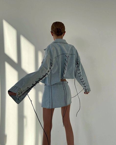 Gay Costume, Denim Photoshoot, Deconstruction Fashion, Denim Party, Lookbook Design, Street Style Fall Winter, Denim Pants Fashion, Ootd Women, Boho Style Outfits