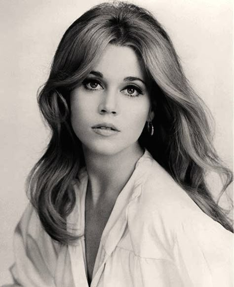 Jane Fonda Barbarella, 1960s Hair, 60s Women, 70s Hair, Jane Seymour, Jane Fonda, Iconic Women, Soft Natural, Vintage Hollywood