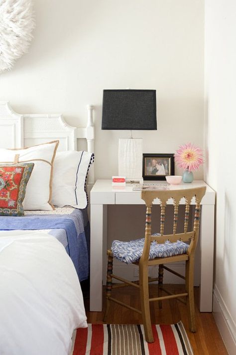 The Bedside Office:  Desks Doing Double Duty as Nightstands Small Bedroom Desk, Bedroom Chairs, Bedroom Hacks, Small Bedroom Decor, Tiny Bedroom, Design Del Prodotto, First Apartment, Adirondack Chairs, Remodel Bedroom