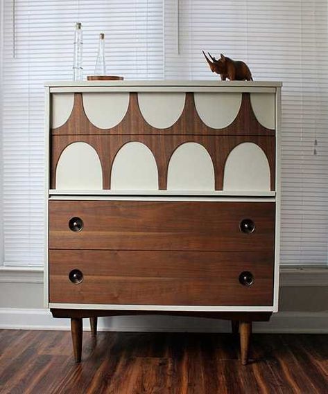 Birchwood Cabinets, Mid Century Dresser, Furniture Renovation, Retro Furniture, Furniture Makeover Diy, Redo Furniture, Furniture Makeovers, Flipping Furniture, Mid Century Modern Furniture