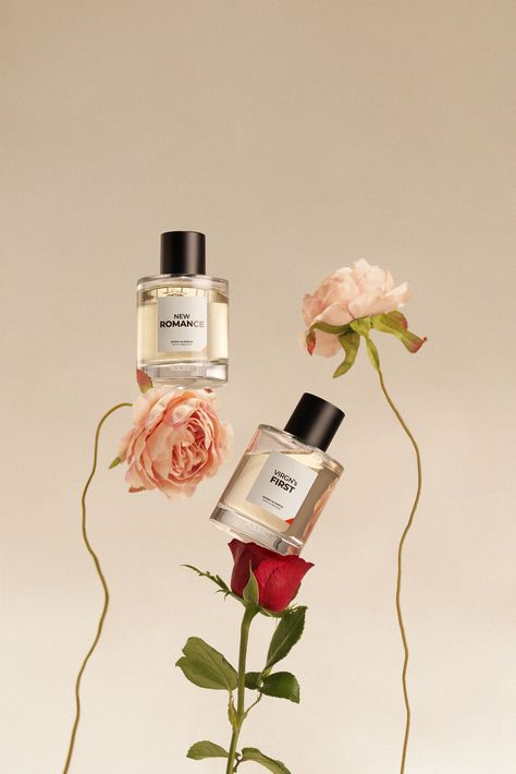 Fragrance Content Ideas, Perfume Campaign Photography, Flower Product Photography, Perfume Product Shoot, Perfume Content Ideas, Perfume Photography Creative, Perfumes Ads, Perfumes Photography, Perfume Product Photography