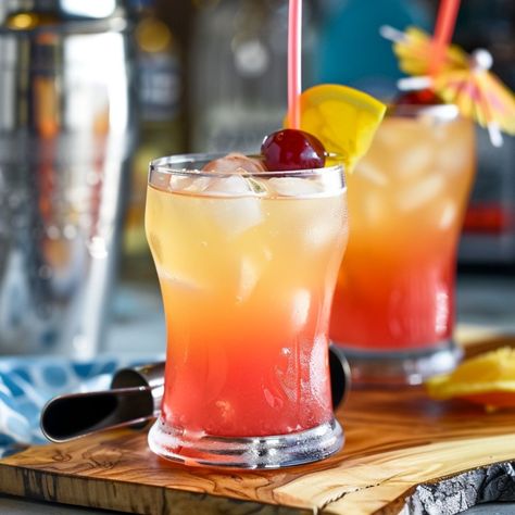 Bahama Mama - A Tropical Adventure Awaits - Foodiosity Bahamas Mama Drink, Bahama Mama Drink Recipe, Bahama Mama Recipe, Bahama Mama Drink, Hawaiian Mimosas, Bahama Mama Cocktail, Energy Drink Recipe, Mason Jar Drinks, Tropical Adventure