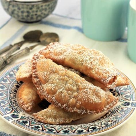 You searched for cassatelle - Mangia Bedda Chickpea Filling, Sweet Ravioli, Sicilian Recipes Authentic, Rosette Recipe, Italian Cookie Tray, Recipes With Ricotta, Ricotta Recipes Dessert, Mangia Bedda, Sweet Ricotta