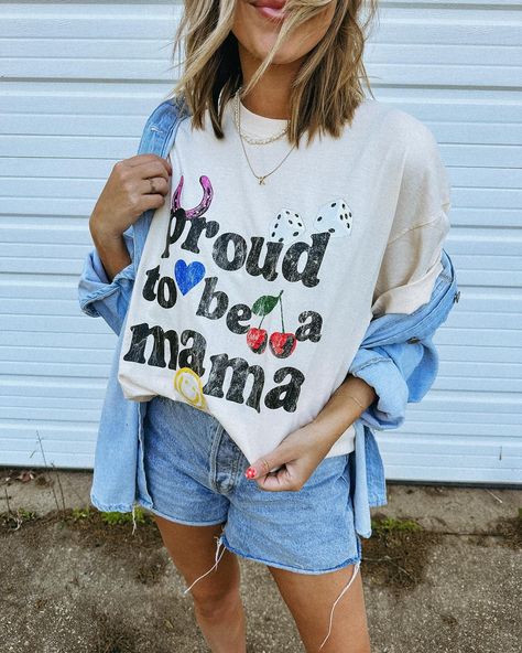 the motherhood club is live now and makin’ all my comfy + cute + casual mama style dreams come true 💘🦋🌸🌈🦋☀️ proud to be a mama is an understatement 💗 Mama Graphic Tees, Fun Mom Outfits, Spring Shirt Ideas, Trending T Shirt Designs, Being Patient, Trendy Shirt Designs, Goin Down, Shirt Business, Mama Style