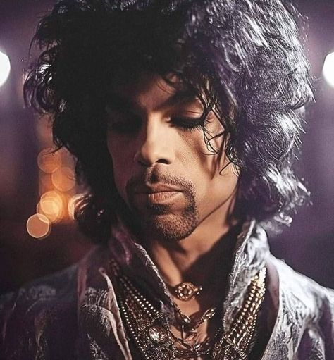 The One and only! 💜 | I can't hardly take it‼️Prince was so gorgeous 💜 | Facebook Prince Concert, Prince Musician, Prince Music, Prince And The Revolution, Prince Images, Prince Tribute, The Artist Prince, Pictures Of Prince, Rip Prince