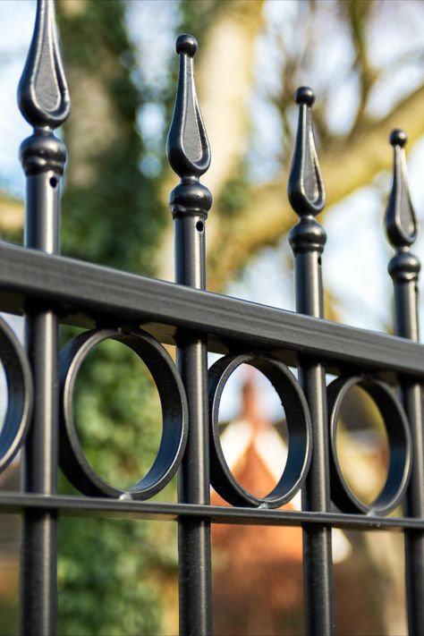 Wrought Iron Gates And Fences, Metal Fence Ideas Wrought Iron, Metal Fencing Ideas, Metal Fence Design, Iron Fence Design, Wrought Iron Railing Exterior, Rod Iron Fences, Wrought Iron Fence Panels, Ornamental Iron Gates