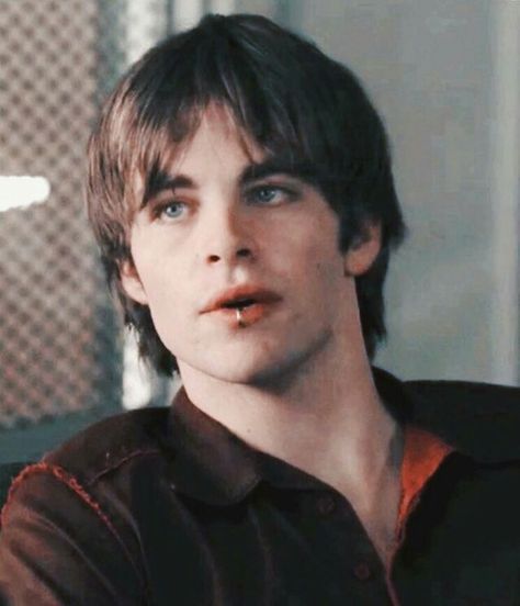 Young Chris Pine, Chris Pine Eyes, Cris Pine, Chris Pine Movies, Patrick J Adams, Forever Mine, Zachary Quinto, Star Trek Art, Pine Nut