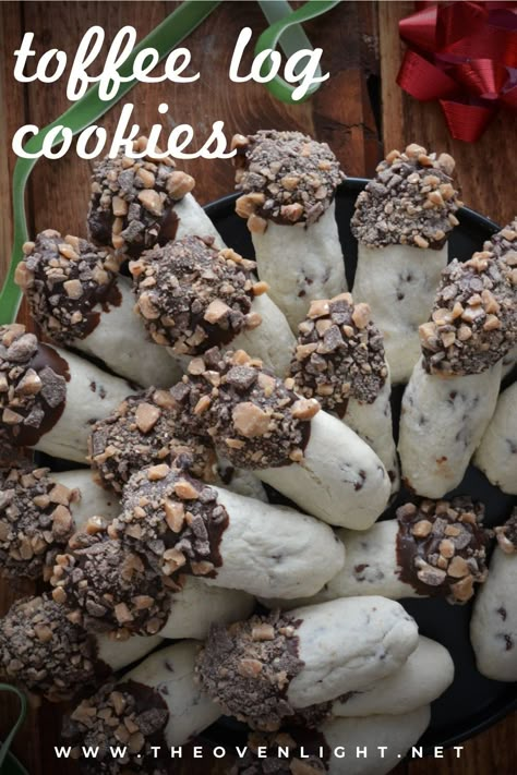 Buttery soft Toffee Log Cookies | Gluten Free and super simple. Perfect Christmas cookie to share or devour all by yourself. #christmascookie #glutenfree #dessert Log Cookies Recipes, Log Cookies, Butter Cookies Gluten Free, Cookies Dipped In Chocolate, Soft Toffee, Chocolate Chip Dip, Chocolate Log, Toffee Chips, Chocolate Dipped Cookies