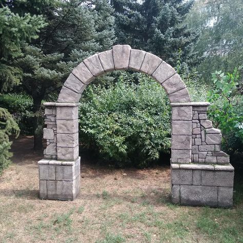 Stone Entrance, Maze Garden, Stone Archway, Garden Pond Design, Stone Pillars, Cottage Garden Design, Garden Arches, Stone Masonry, Stone Arch