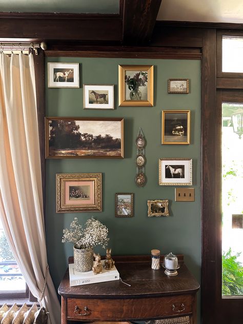 Green Wall Gallery Ideas, Green Walls Gold Frames, Green Wall With Gold Frames, Art Wall Vintage, Good Frame Gallery Wall, Dark Green Wall With Gold Frames, Gallery Wall With Photos, Earthy Gallery Wall, Dark Academia Gallery Wall Ideas