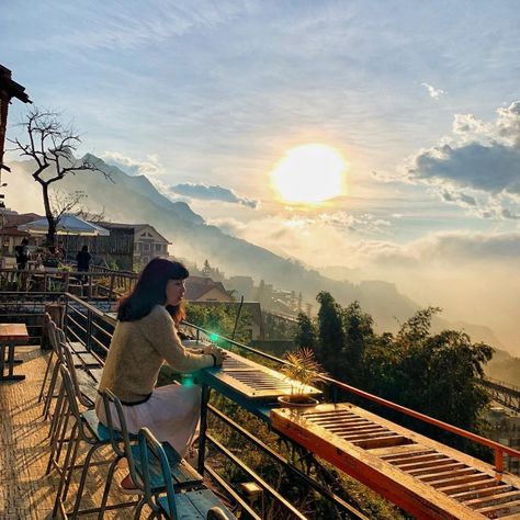 Top 6 Sapa Cafes with beautiful view of terraced rice fields Vietnam Vacation, Dalat Vietnam, Vietnam Backpacking, Travel Bali, Sapa Vietnam, Vietnam Voyage, Bali Travel Guide, Backpacking Asia, Sa Pa