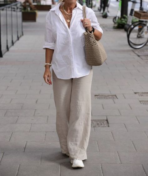 Linen Western Outfit, Stylish Mom Outfits Summer Classy, Classy Linen Pants Outfit, Linen Outfits For Women Classy Chic, Linen Shirt Outfit Women Summer, Lenin Outfits Women, White Linen Outfits For Women, Linen Womens Clothes, Linen Work Outfit