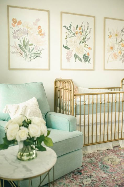 Nursery Room Diy, Botanical Nursery, Crib Wall, Girls Nursery Floral, Girl Nursery Themes, Baby Nursery Inspiration, Nursery Room Ideas, Baby Room Themes