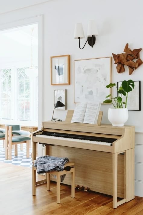 Living Room Decor With Piano, Piano Room Design, Piano Styling, Piano Room Decor, Piano Living Rooms, Piano Table, Popular Piano Sheet Music, Music Room Design, Sheet Music For Guitar