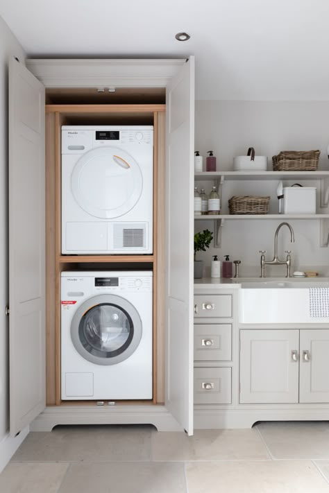 Utility Room In Kitchen, Bootroom Utility Ideas, Utility Kitchen Ideas, Storage Ideas Utility Room, Grey Utility Room Ideas, Pantry With Washing Machine, Washing Machine Ideas Storage, Utility In Kitchen, Washing Room Design