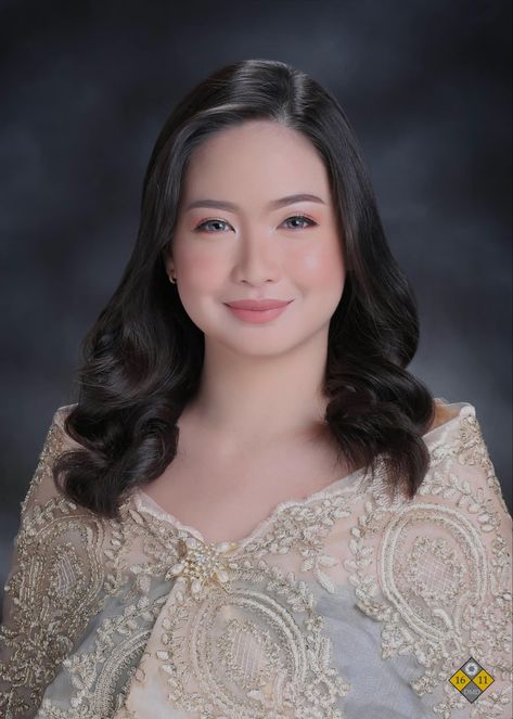 Pictorial Make Up For Graduation, Graduation Photoshoot Hairstyles, Graduation Filipiniana Pictorial, Hairstyles For Filipiniana Dress, Graduation Looks Makeup Hairstyles, Filipiñana Graduation Pictorial, Filipiniana Make Up Look, Graduation Make Up Look For Filipina, Make Up For Graduation Pictorial