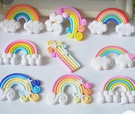 Plasticine Sculpture, Unicorn Anime, Polymer Clay Rainbow, Clay Art For Kids, Rainbow Kawaii, Clay Rainbow, Decoden Diy, Clay Moulding, Fused Glass Ornaments