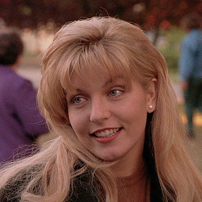 Sheryl Lee Twin Peaks, Twin Peaks Characters, Twin Peaks Laura, Twin Peaks Tv, Twin Peaks Laura Palmer, Horror Girl, Twin Peaks Fire, Hollywood Video, Fire Walk With Me