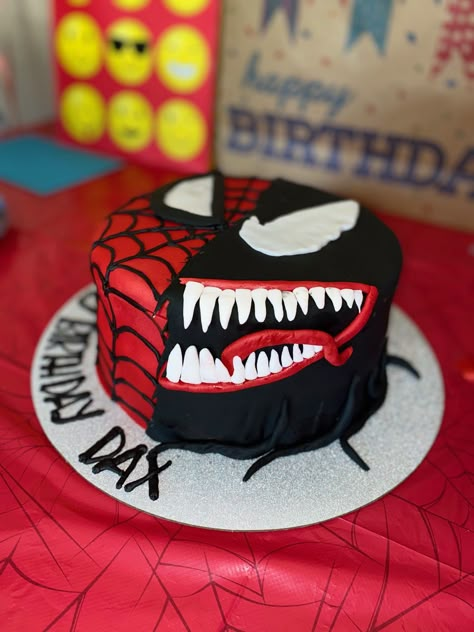 Venom Spiderman Birthday Party, Spiderman And Venom Birthday Party, Spiderman Vs Venom Cake, Spider Man And Venom Cake, Spiderman Venom Birthday Party, Spider Man Venom Cake, Venom Cupcakes, Venom Birthday Cake, Spiderman Venom Cake