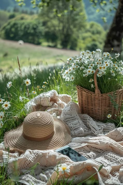 Soft Crochet Blanket, Cozy Setup, Cottagecore Picnic, Picnic Inspiration, Cottage Aesthetic, Garden Picnic, Soft Crochet, Romantic Picnics, Cottage Core Aesthetic