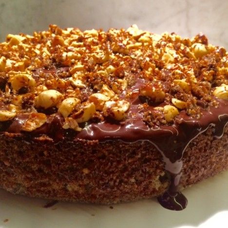 Flourless Cakes, Flourless Desserts, Chocolate Hazelnut Cake, Gluten Free Cake Recipe, Hazelnut Cake, Cakes Slices, Kneading Dough, Birthday Treat, Flourless Chocolate Cakes