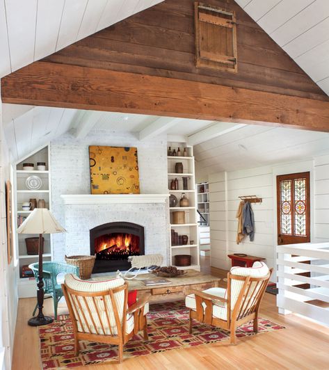 Sweet & Simple - Colorado Homes & Lifestyles Living Room Ceiling Ideas, Room Ceiling Ideas, Vaulted Ceiling Ideas, Wood Plank Ceiling, Vaulted Ceiling Living Room, Plank Ceiling, Wood Floor Kitchen, Light Wood Floors, Ceiling Ideas