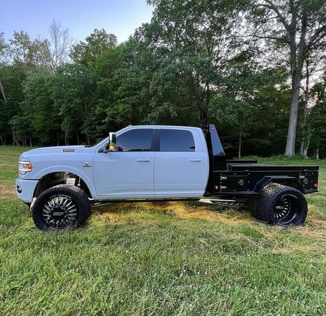 Western Hauler Trucks, Ram 3500 Dually Flatbed, Lifted Flatbed Trucks, Custom Dually Trucks, Dodge Ram Dually, Custom Truck Flatbeds, Diy Truck Mods, Dodge Diesel Trucks, Pickup Trucks For Sale