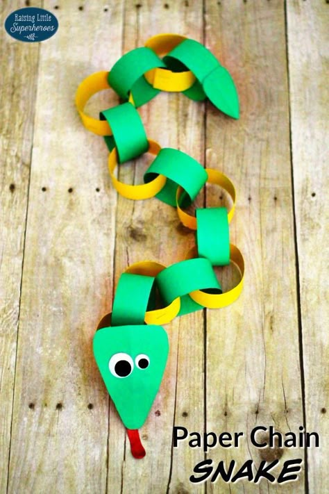 This Paper Chain Snake is a fun craft for any snake fan to make. You can also use this silly animal craft as a countdown to your next trip to the zoo. Snake Crafts, Snake Photos, Caterpillar Craft, Cool Snakes, Animal Craft, Spring Animals, Alphabet Crafts, Paper Chains, Art Projects For Kids