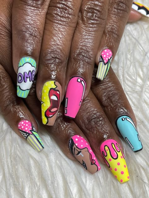 Apres extensions wifh pop art inspired nail art. Pop Up Nails, Pop Nail Art Designs, Nails Design Funky, Pop Art Comic Nails, Pop Culture Nail Art, Crazy Cool Nails, 90s Nail Art Design, Uñas Comic Pop, Pop Art En Uñas