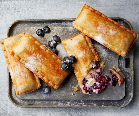 Your sausage roll maker can do so much more than just savoury. Why not put it to good use and create this sweet blueberry pie favourite. Sausage Roll Recipes, Sweet Pie Recipes, Ham And Pineapple Pizza, Chipotle Pulled Pork, Blueberry Hand Pies, Sausage Pie, Pie Maker Recipes, Cardamom Recipe, Mini Pie Recipes