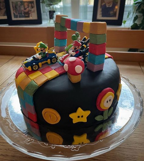 Mario Kart Rainbow Road Cake, Mario Rainbow Road Cake, Rainbow Road Cake, Mario Rainbow Road, Mario Kart Rainbow Road, Rainbow Road Mario Kart, Mario Kart Cake, Road Cake, Mario Kart Party