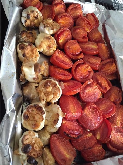 Roma Tomato Recipes, Roasted Roma Tomatoes, Roasted Tomato Recipes, Freezing Tomatoes, Fermented Vegetables, Ukrainian Recipes, Paper Place, Healthy Sides, Garden Recipes