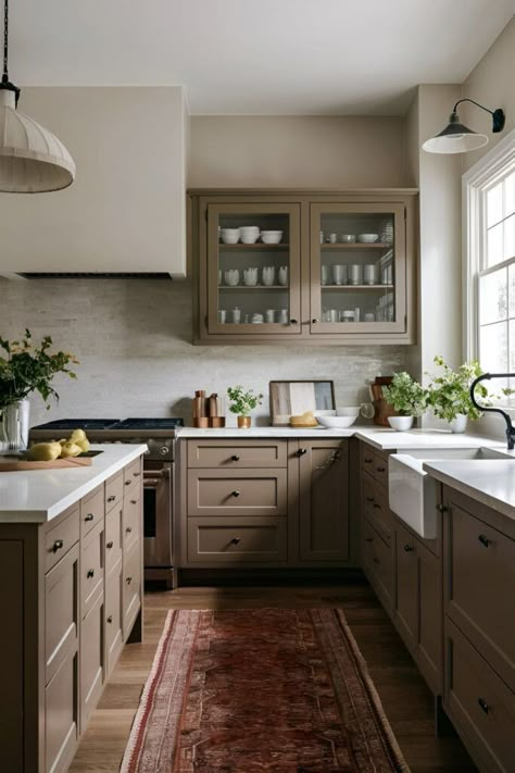 20 Kitchen Decor Ideas with Brown Cabinets For Good Vibes Brown Kitchens Cabinets, Dark Beige Cabinets, Cozy Moody Kitchen, Kitchen Ideas Moody, Khaki Cabinets Kitchen, Grey Brown Kitchen Cabinets, Dark Brown Painted Kitchen Cabinets, Brown Painted Cabinets Kitchen, Kitchen Remodel Brown Cabinets