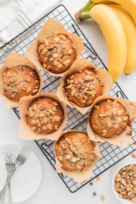 BEST Banana Nut Muffins (with Tips!) - House of Nash Eats Easy Banana Nut Muffins, Raspberry Streusel Muffins, Chocolate Chip Muffins Easy, Apple Oatmeal Muffins, Homemade Blueberry Muffins, Banana Nut Muffins, Toast In The Oven, Muffin Streusel, Banana Nut Bread