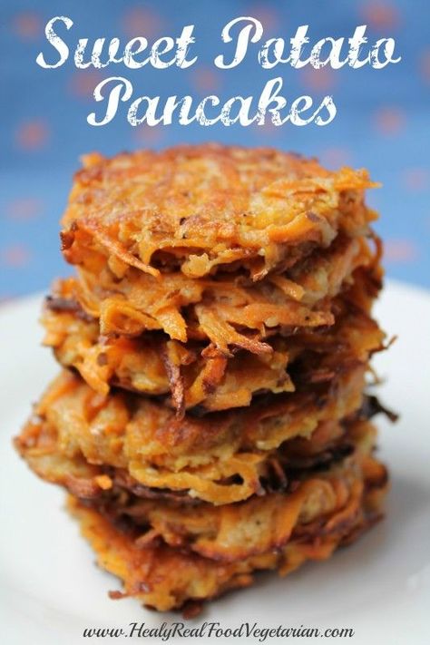 Sweet Potato Pancakes @ Healy Eats Real. These paleo, gluten free latkes are great for hanukkah or any occasion! Sweet Potato Latkes, Frittata Muffins, Sweet Potato Hash Browns, Paleo Thanksgiving, Potato Pancake, Gluten Free Sweet Potato, Thanksgiving Brunch, Potato Latkes, Sweet Potato Pancakes