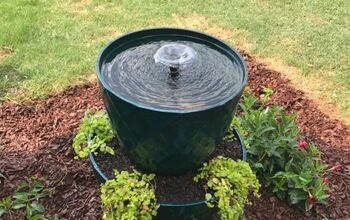 Cat Pond, Planter Fountain, Creeping Jenny Plant, Diy Solar Water Fountain, Garden Planter Ideas, Diy Solar Fountain, Diy Water Feature, Small Yellow Flowers, Solar Water Fountain