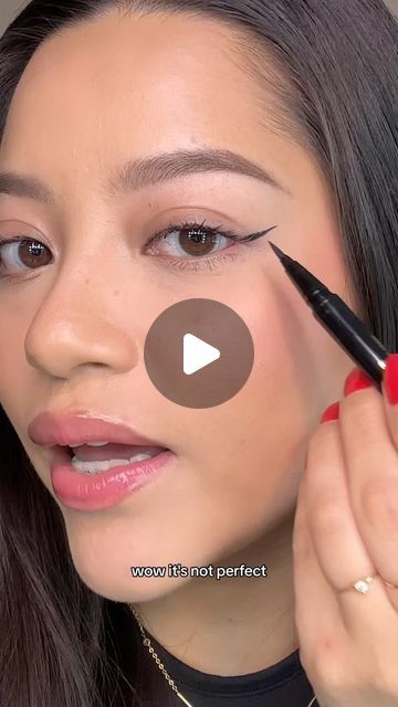 Jess | Makeup • Tutorials on Instagram: "Easy eyeliner hack?? It actually worked 😮 @stxph.h  Using @milanicosmetics stay put liquid liner   #eyeliner #wingedeyeliner #eyelinertutorial #eyelinerhacks #makeuphacks" Eye Wing Tutorial Liquid Liner, Liquid Liner Tutorial, Eyeliner Tutorial Liquid Liner, Eye Wing Tutorial, Easy Eyeliner Tutorial, Liquid Eyeliner Tutorial, How To Do Winged Eyeliner, Easy Eyeliner, Liner Tutorial