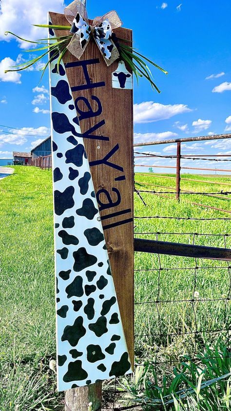 Boho Farmhouse Front Porch Decor, Welcome Sign Front Door Cow Print, 4ft Porch Signs, Cow Porch Signs, Cow Print Porch Sign, Hey Yall Door Sign, Cow Print Welcome Sign, Boho Back Porch, Cowgirl Crafts