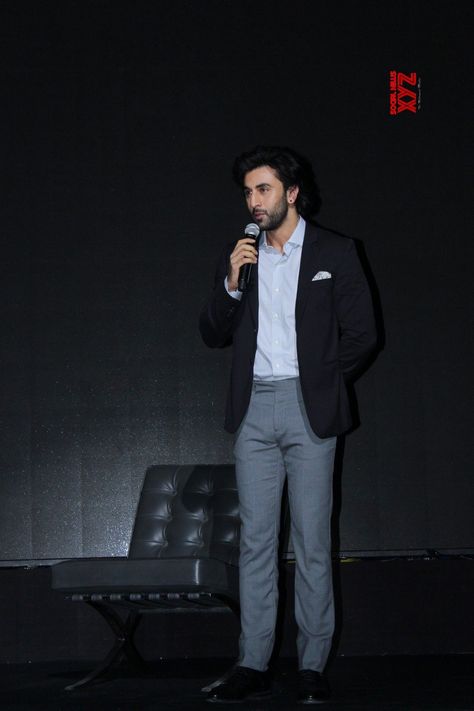 Ranbir Kapoor Suit, Ranbir Kapoor Hairstyle, Man Outfit, Dress Suits For Men, Mens Casual Dress Outfits, Saved Pins, Formal Outfits, Men Formal, Alain Delon