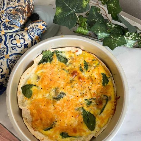 Are you always looking for easy breakfast ideas to make that are quick in the morning? Try this Tortilla Quiche Bake. Cottage Cheese Tortilla Quiche, Weight Watchers Quiche Recipes, Tortilla Quiche Recipe, Breakfast Tortilla Quiche Bake, Tortilla Quiche Bake With Cottage Cheese, Tortilla Quiche Bake, Weight Watchers Tortilla, Egg Tortilla Breakfast, Weight Watchers Quiche