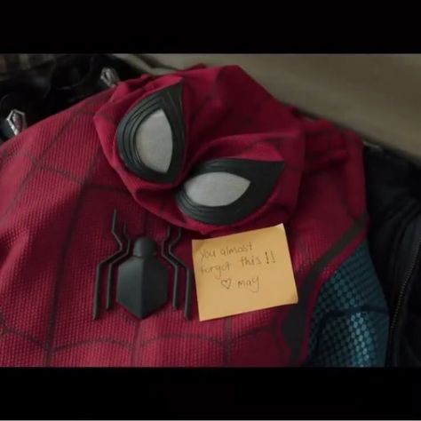 Kasey 🔴🕷🔵 on Instagram: “[NEW] Bonus clip from the Spiderman:far from home trailer.😭😭 - - - - - - - - - - - - - - - - - - - - [ #ironman #spidermanfarfromhome…” Dating Peter Parker, Peter Parker Aesthetic, Spiderman Aesthetic, Spider Man Aesthetic, Parker Aesthetic, San Myshuno, Parker Spiderman, Marvel Wall, Marvel Aesthetic